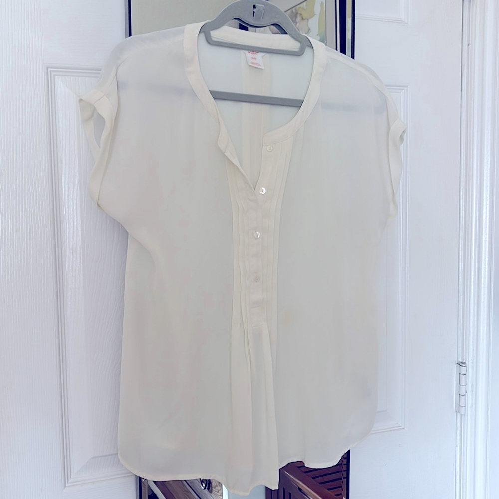 Off-white short sleeve blouse